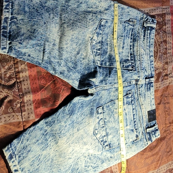 Denim shorts - Picture 4 of 4